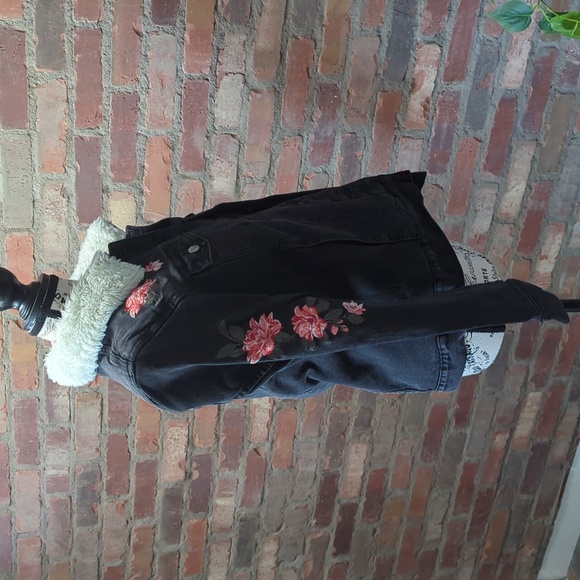 Lined embroidered denim jacket - Picture 2 of 6